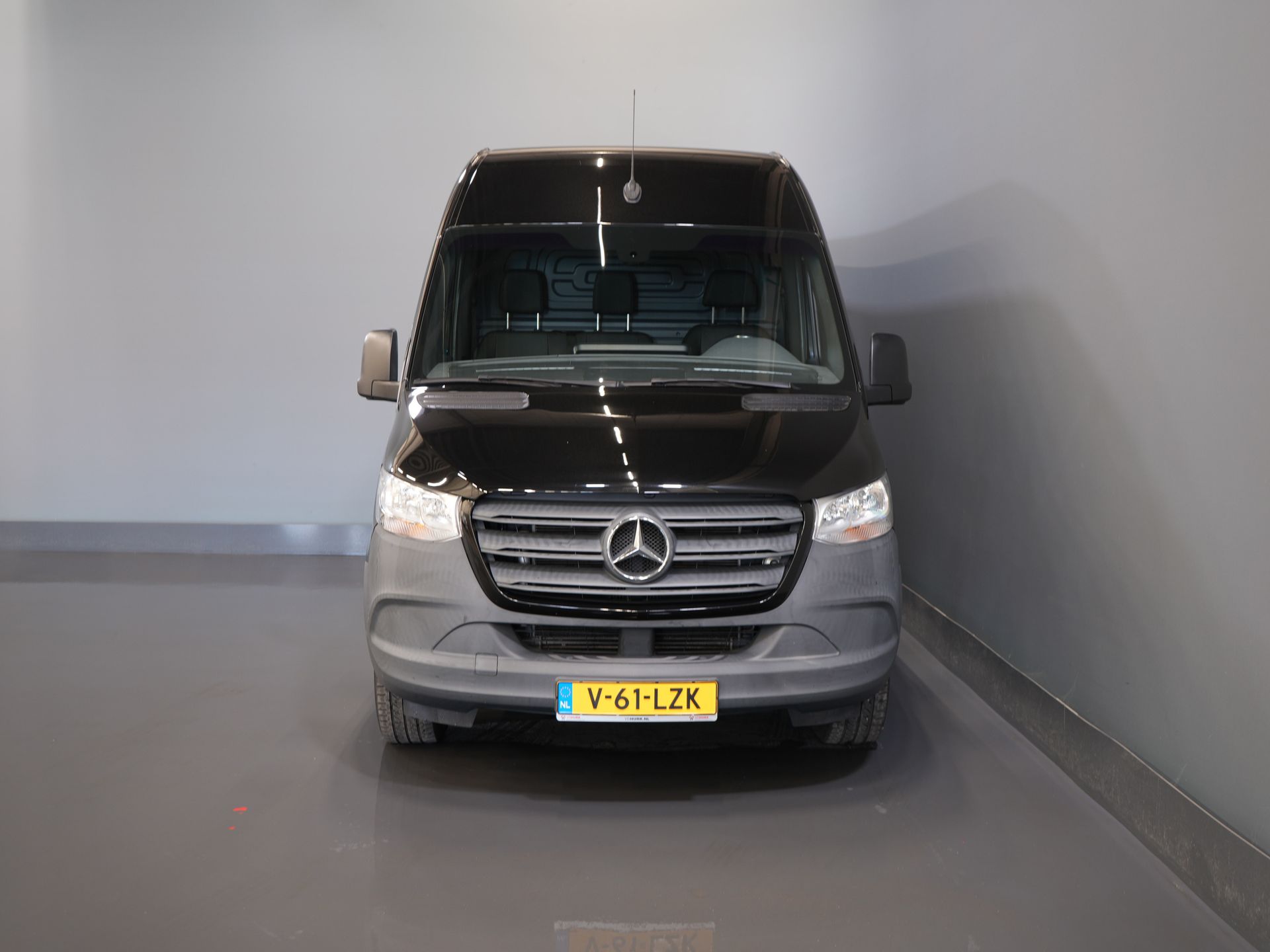 Mercedes-Benz Sprinter Bestelbus 319 3.0 CDI V6 Aut. L2H2 BPM VRIJ! 3.5t Trekverm./ Carplay/ Camera/ Trekhaak/ Airco