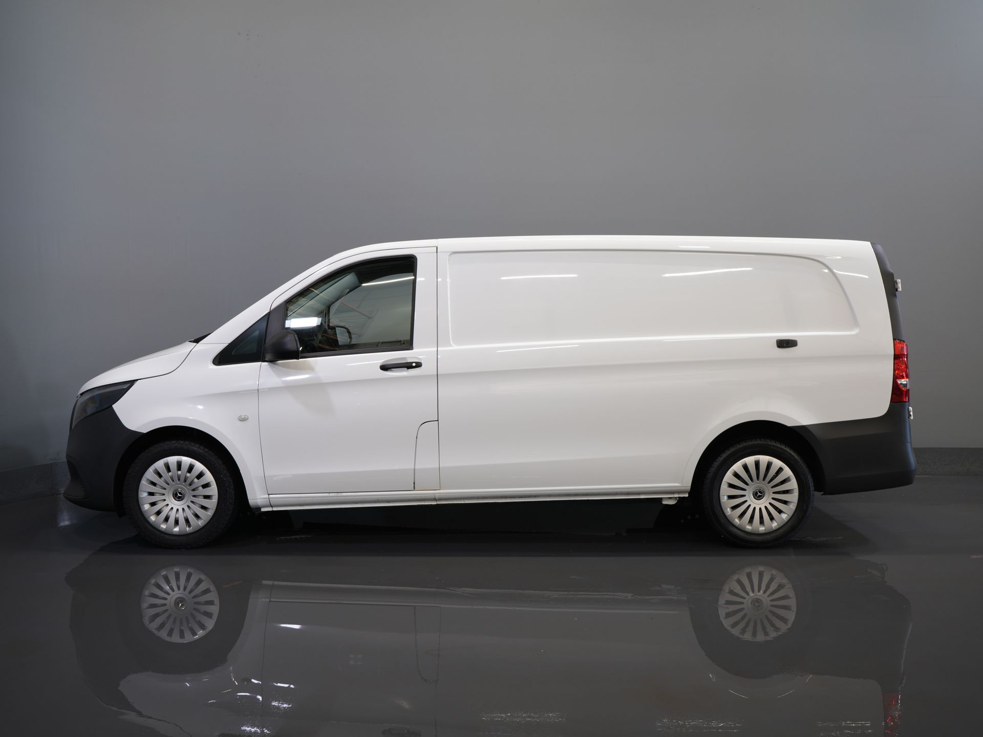 Mercedes-Benz Vito Van 116 CDI Aut. L3 2.5t Trekverm./Stoelverw./ 270Gr.Doors/ Camera/ Navi/ Cruise/ PDC/ Towbar