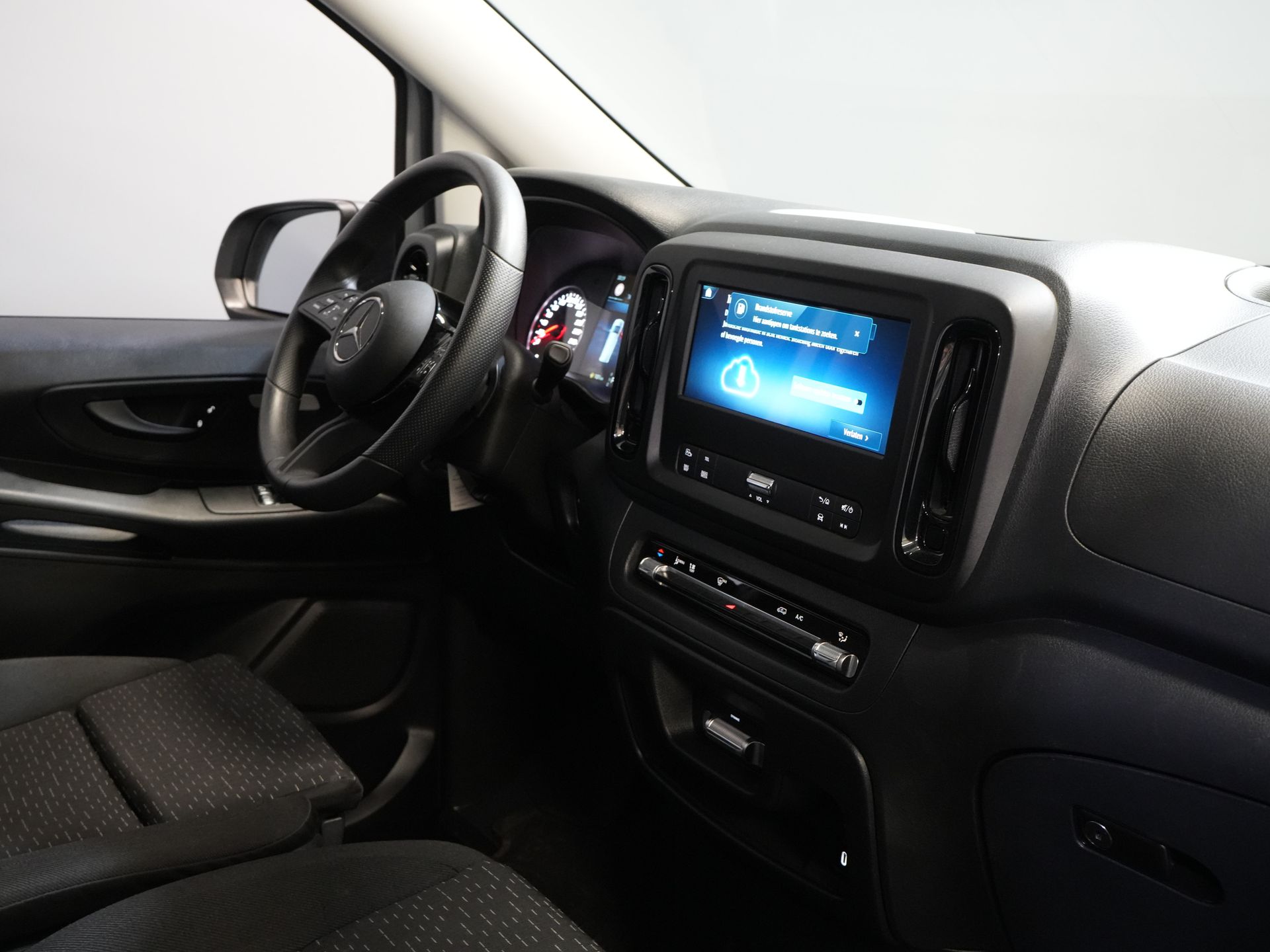 Mercedes-Benz Vito Van 116 CDI Aut. L3 2.5t Trekverm./Stoelverw./ 270Gr.Doors/ Camera/ Navi/ Cruise/ PDC/ Towbar