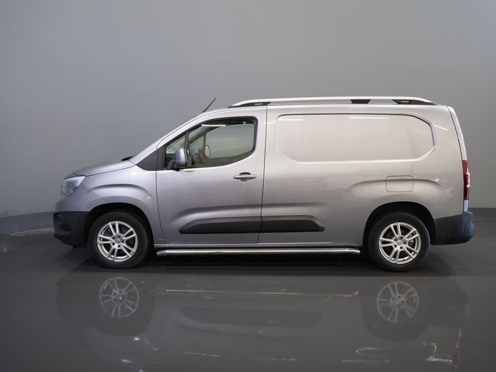 Opel Combo Van 1.5D 130 cv Aut. L2 BPM GRATIS! Carplay/ Barre laterali/ Barre sul tetto/ LMV/ Cruise/ PDC/ Gancio di traino