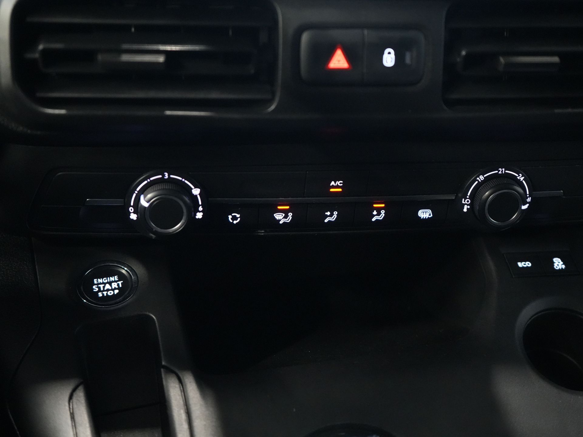 Opel Combo Van 1.5D 130 cv Aut. L2 BPM GRATIS! Carplay/ Barre laterali/ Barre sul tetto/ LMV/ Cruise/ PDC/ Gancio di traino