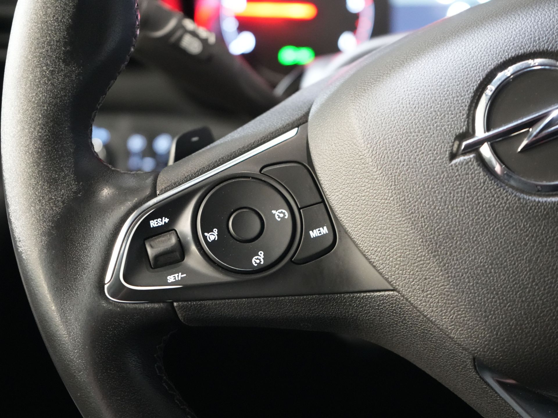 Opel Combo Van 1.5D 130 cv Aut. L2 BPM GRATIS! Carplay/ Barre laterali/ Barre sul tetto/ LMV/ Cruise/ PDC/ Gancio di traino