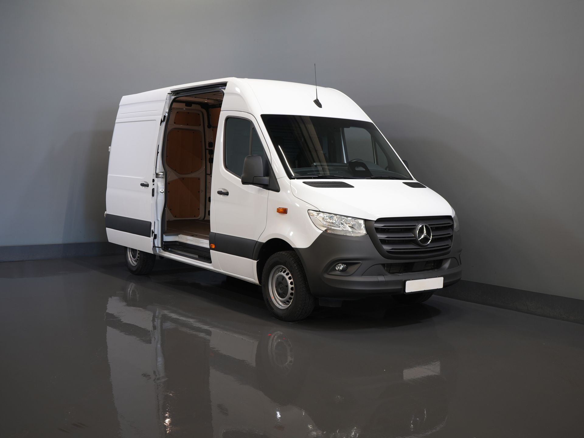 Mercedes-Benz Sprinter Van 317 CDI Aut. L2H2 BPM FREE! Scaun electric/ 270 Gr. uși/ Încălzire scaune/ Navi/ Cameră/ Cruise/ Airco/ DAB