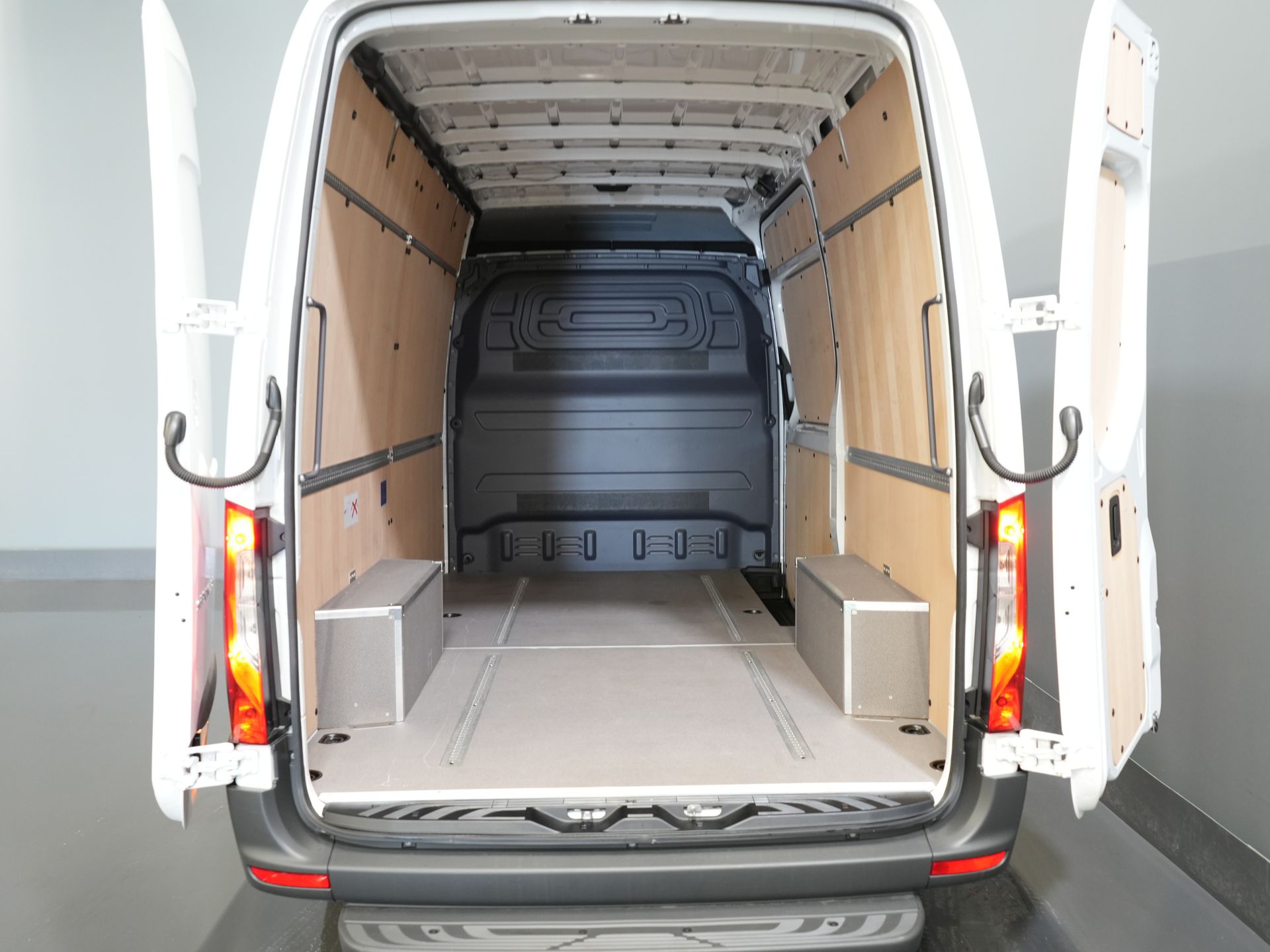 Mercedes-Benz Sprinter Van 317 CDI Aut. L2H2 BPM FREE! Scaun electric/ 270 Gr. uși/ Încălzire scaune/ Navi/ Cameră/ Cruise/ Airco/ DAB