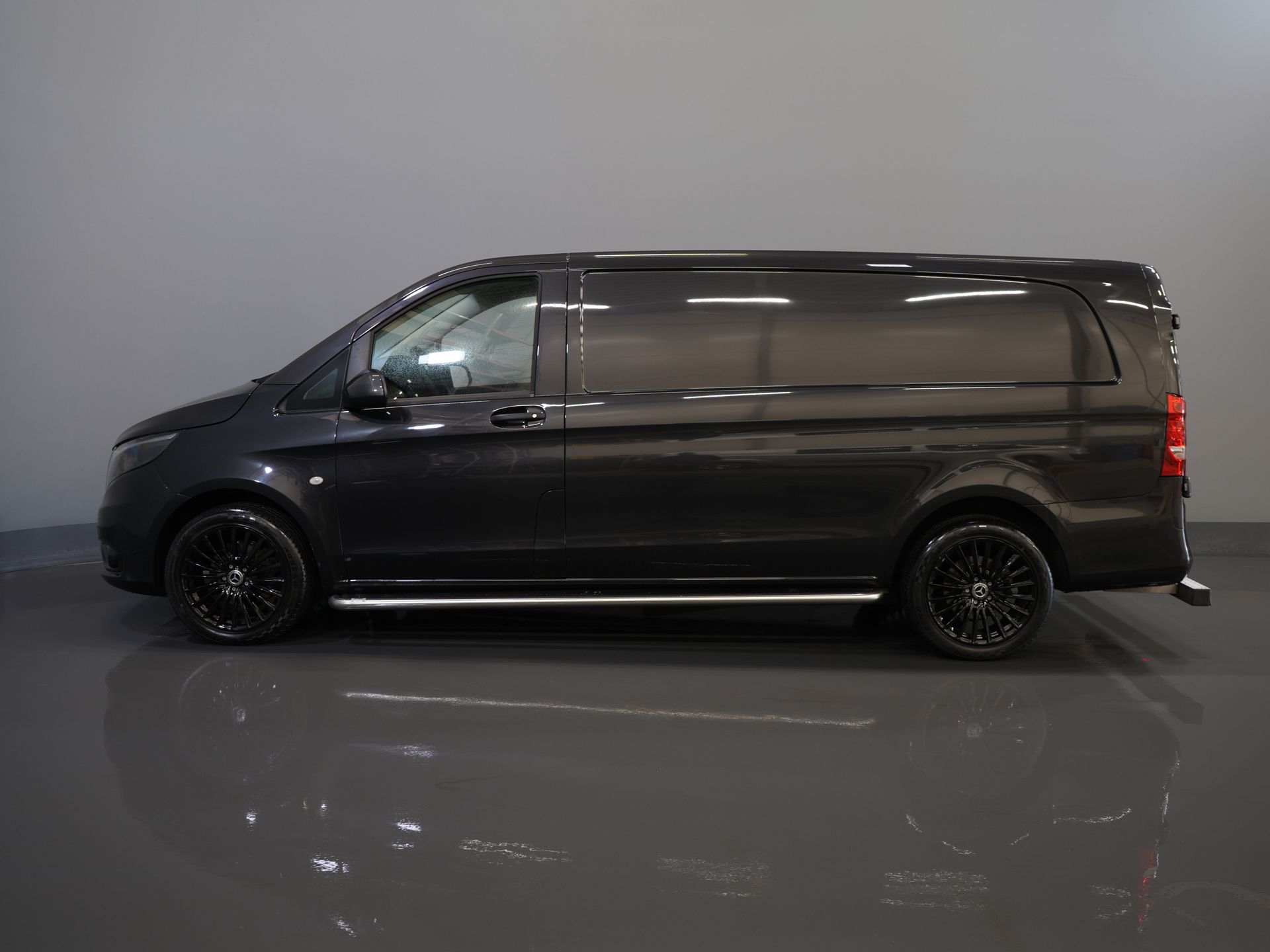 Mercedes-Benz Vito Bestelbus 114 CDI Aut. L3 BPM VRIJ! NL Auto/ Carplay/ Cruise/ DAB/ Camera/ LMV 18”/ Sidebars