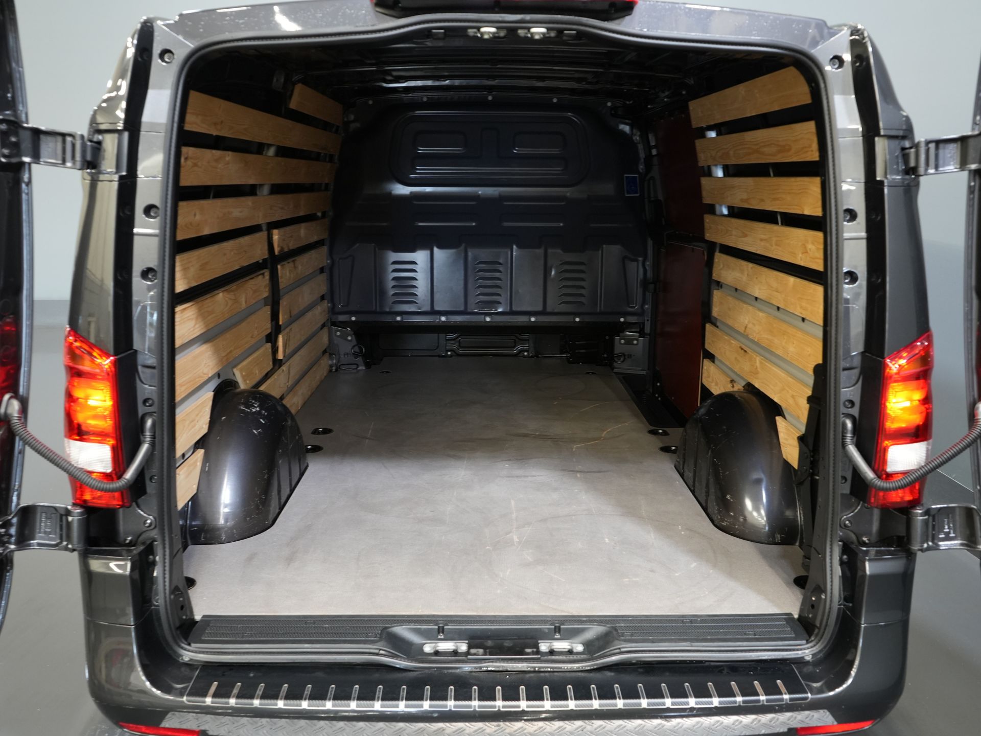 Mercedes-Benz Vito Bestelbus 114 CDI Aut. L3 BPM VRIJ! NL Auto/ Carplay/ Cruise/ DAB/ Camera/ LMV 18”/ Sidebars