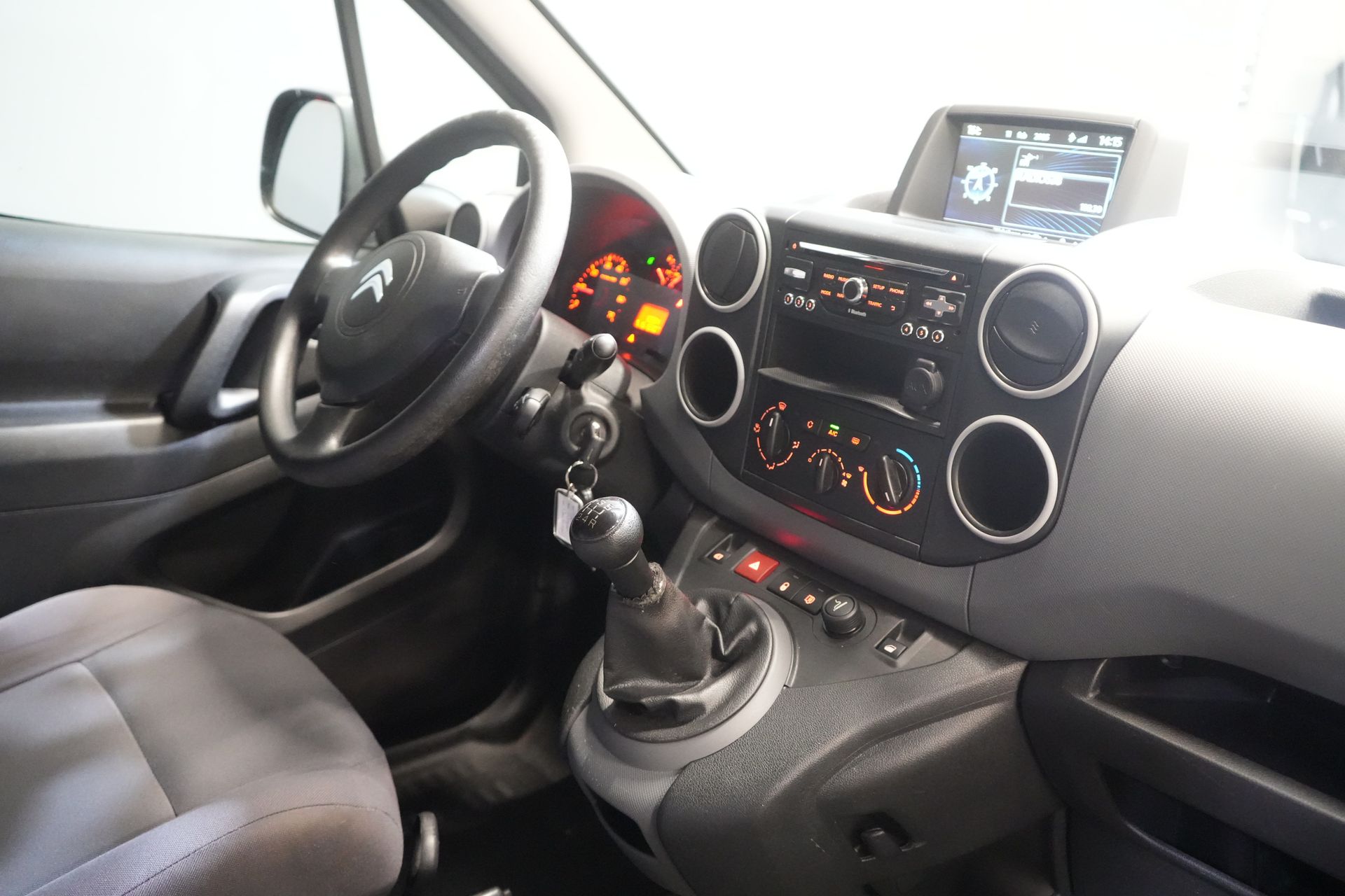 Citroën Berlingo Van 1.6 HDI 90 hp L2 EXPORT ONLY 3 Pers./ NL-car/ Navi/ Airco/ Towbar