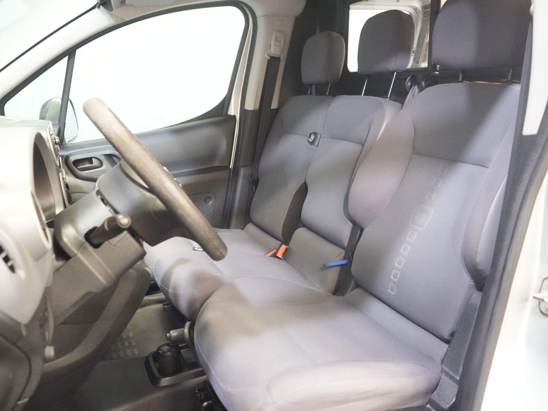 Citroën Berlingo Furgón 1.6 HDI 90 CV (XL) L2 EXPORT ONLY 3 Pers./ NL-car/ Navi/ Airco/ Towbar