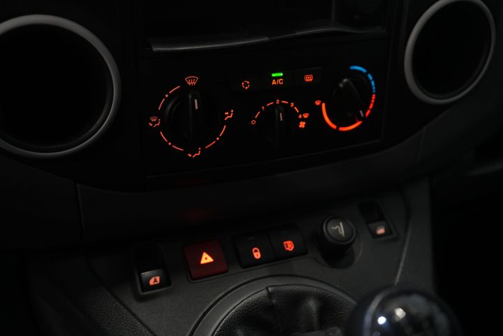 Citroën Berlingo Van 1.6 HDI 90 hp L2 EXPORT ONLY 3 Pers./ NL-car/ Navi/ Airco/ Towbar