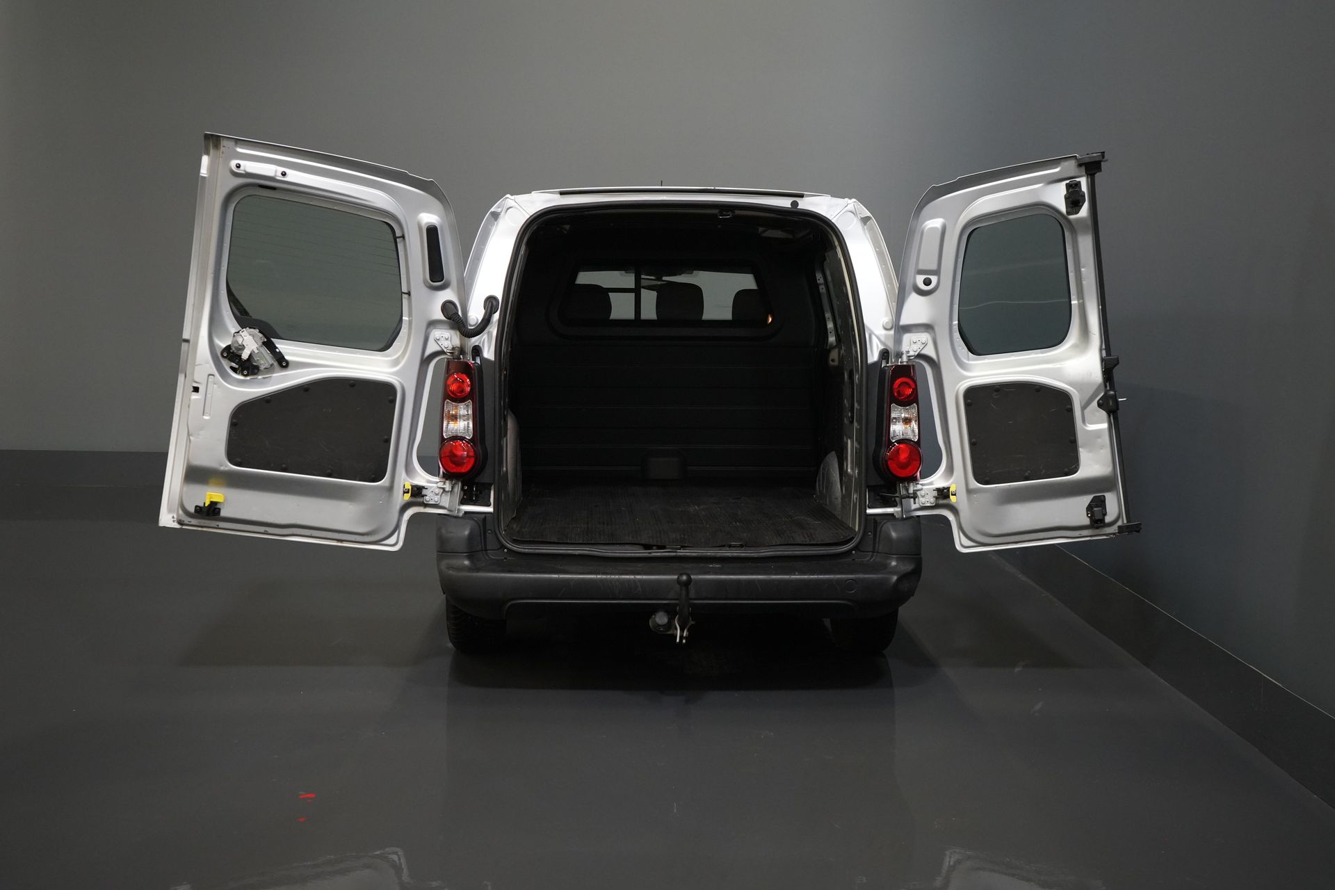 Citroën Berlingo Van 1.6 HDI 90 hp L2 EXPORT ONLY 3 Pers./ NL-car/ Navi/ Airco/ Towbar