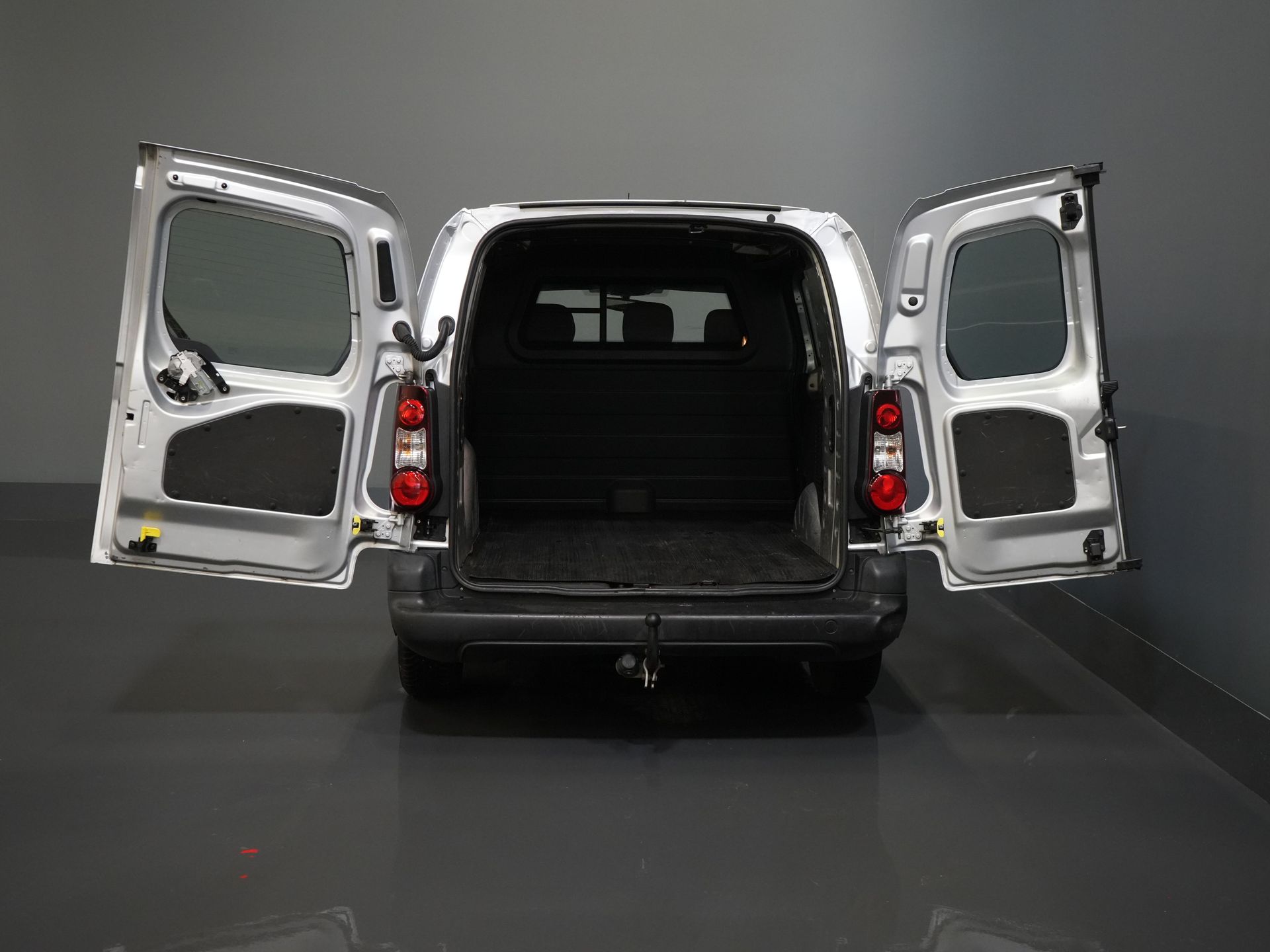 Citroën Berlingo Furgón 1.6 HDI 90 CV (XL) L2 EXPORT ONLY 3 Pers./ NL-car/ Navi/ Airco/ Towbar