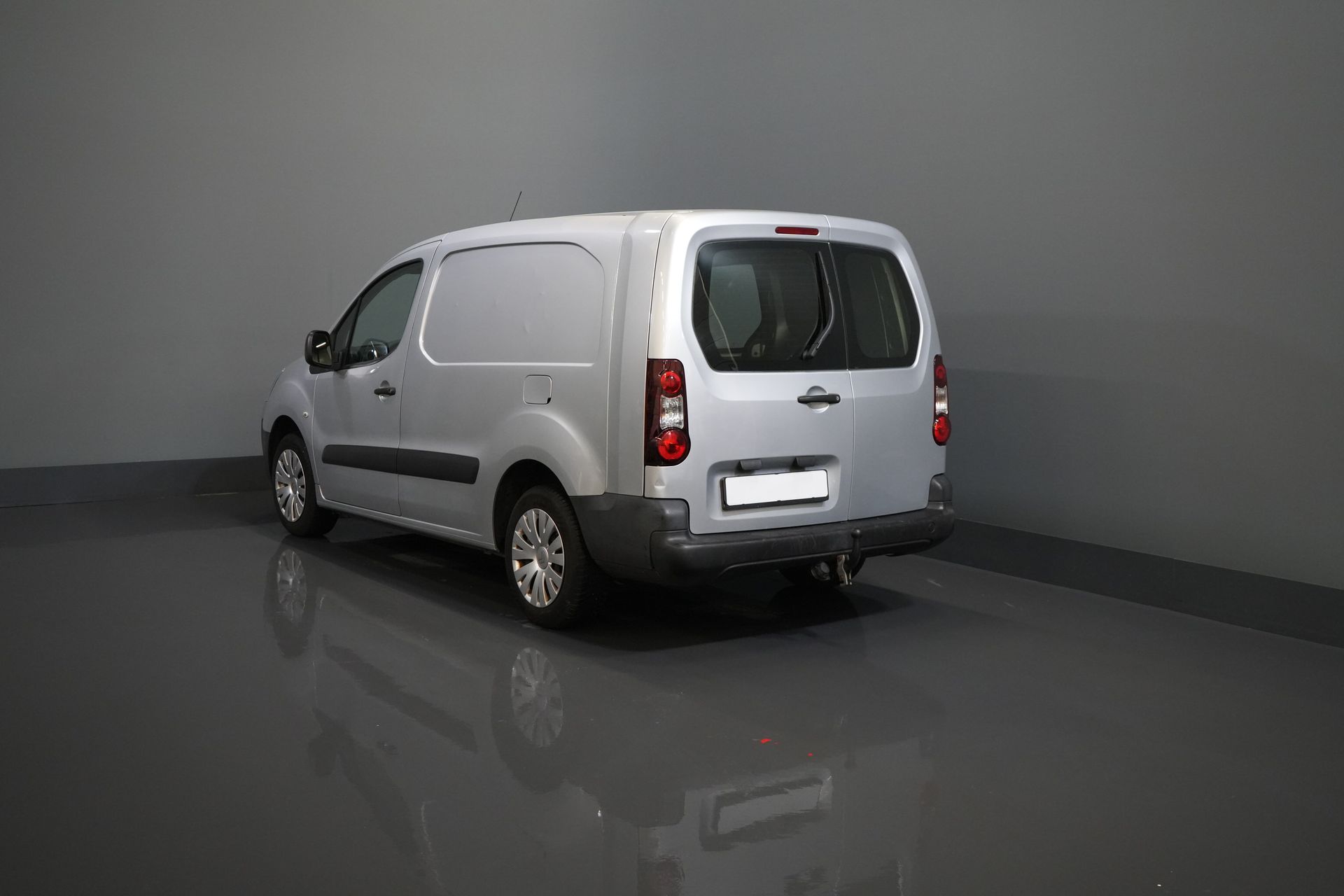 Citroën Berlingo Van 1.6 HDI 90 hp L2 EXPORT ONLY 3 Pers./ NL-car/ Navi/ Airco/ Towbar