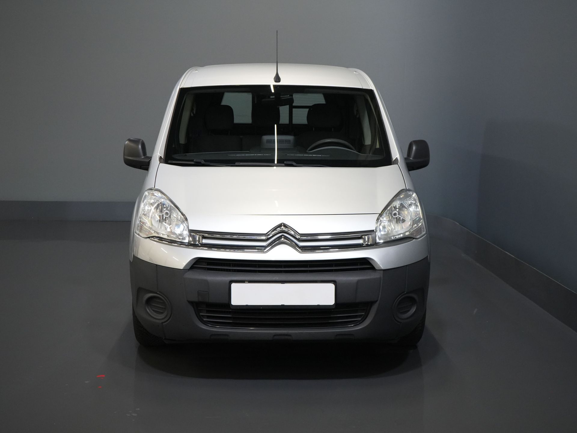 Citroën Berlingo Furgón 1.6 HDI 90 CV (XL) L2 EXPORT ONLY 3 Pers./ NL-car/ Navi/ Airco/ Towbar