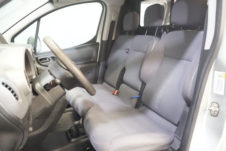 Citroën Berlingo Van 1.6 HDI 90 hp L2 EXPORT ONLY 3 Pers./ NL-car/ Navi/ Airco/ Towbar