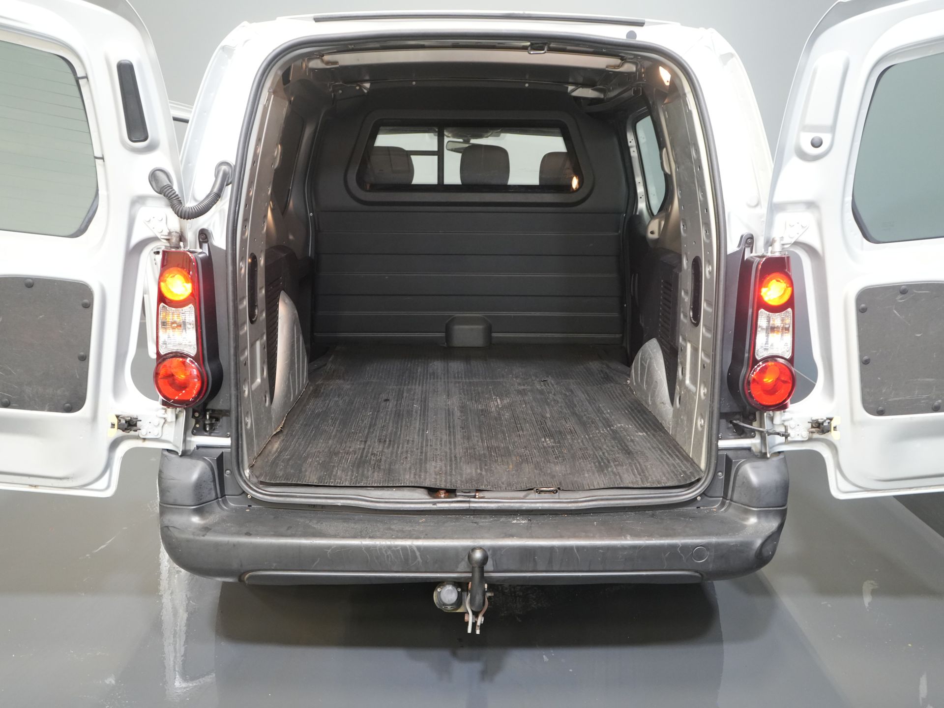 Citroën Berlingo Furgón 1.6 HDI 90 CV (XL) L2 EXPORT ONLY 3 Pers./ NL-car/ Navi/ Airco/ Towbar