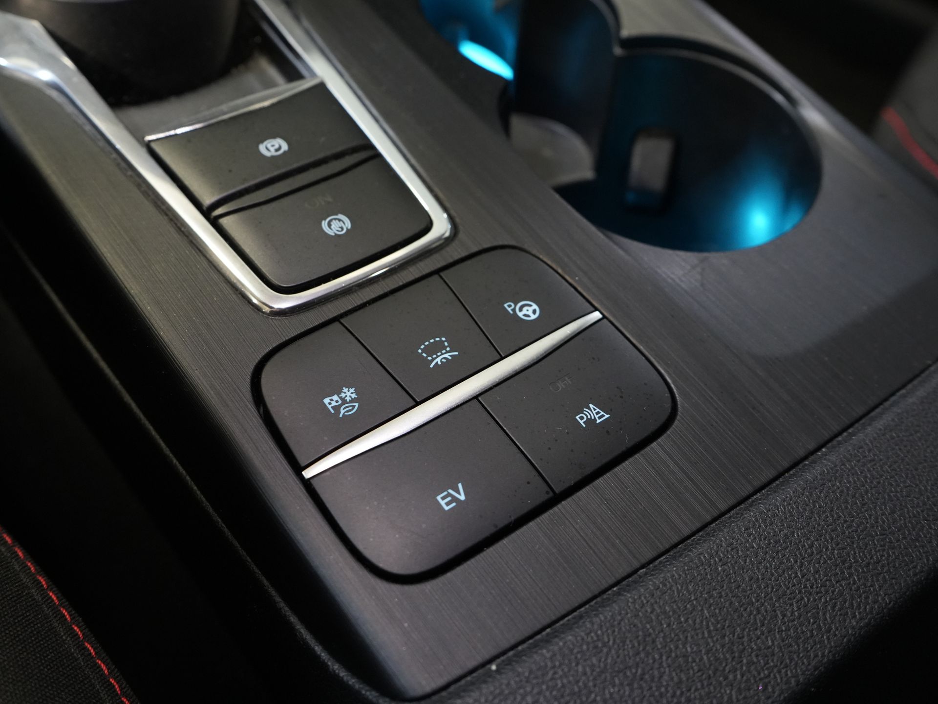 Ford Kuga SUV 2.5 PHEV 225 ch ST-Line LED/ Head-Up/ Adapt.cruise/ Keyless/ Elek.flap/ Stoelverw/ Steeringverw./ Carplay/ Navi/ Climate/ PDC