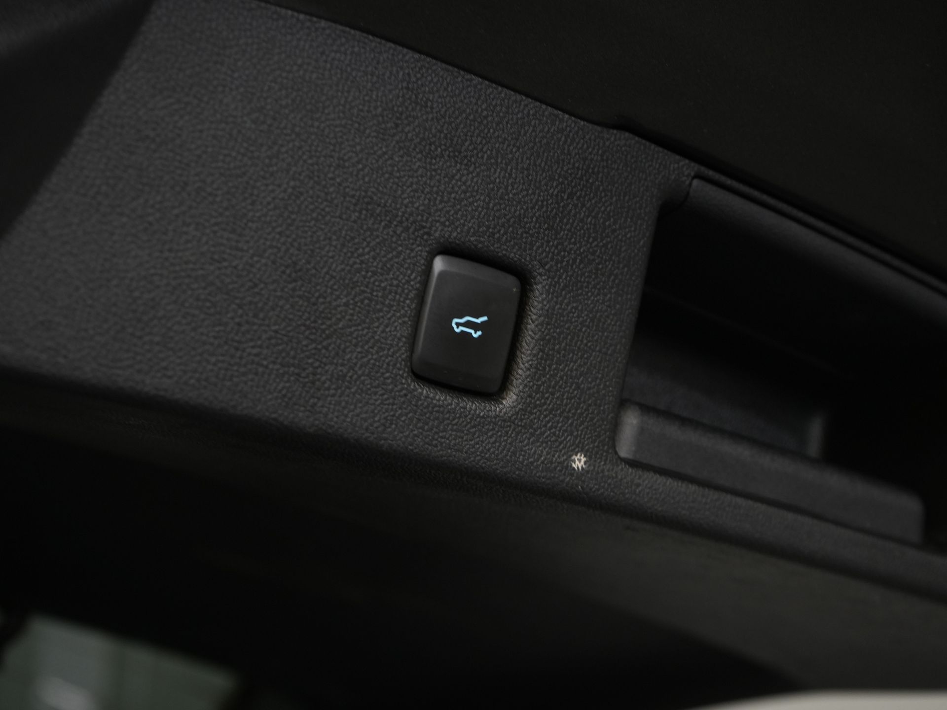 Ford Kuga SUV 2.5 PHEV 225 ch ST-Line LED/ Head-Up/ Adapt.cruise/ Keyless/ Elek.flap/ Stoelverw/ Steeringverw./ Carplay/ Navi/ Climate/ PDC