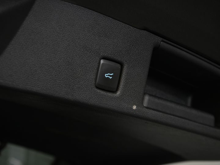 Ford Kuga SUV 2.5 PHEV 225 ch ST-Line LED/ Head-Up/ Adapt.cruise/ Keyless/ Elek.flap/ Stoelverw/ Steeringverw./ Carplay/ Navi/ Climate/ PDC