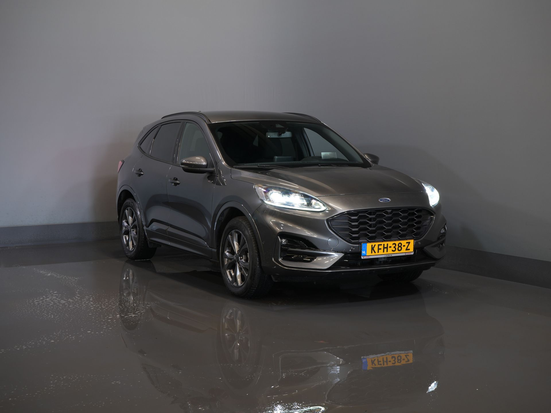 Ford Kuga SUV 2.5 PHEV 225 ch ST-Line LED/ Head-Up/ Adapt.cruise/ Keyless/ Elek.flap/ Stoelverw/ Steeringverw./ Carplay/ Navi/ Climate/ PDC