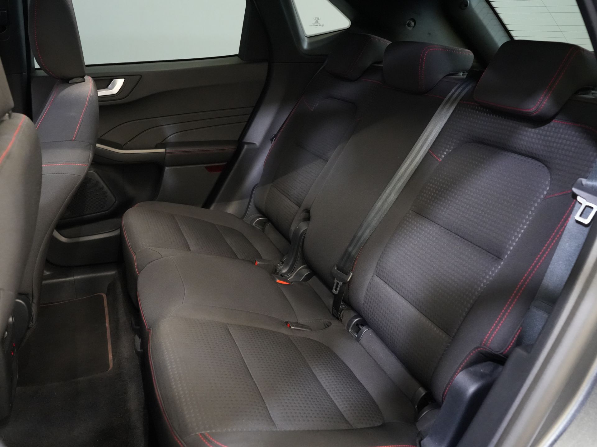 Ford Kuga SUV 2.5 PHEV 225 ch ST-Line LED/ Head-Up/ Adapt.cruise/ Keyless/ Elek.flap/ Stoelverw/ Steeringverw./ Carplay/ Navi/ Climate/ PDC