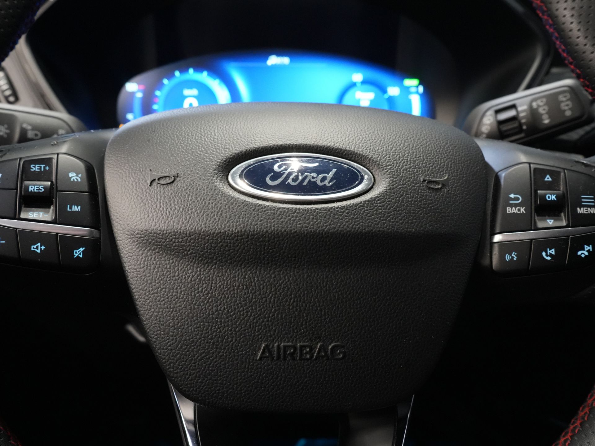 Ford Kuga SUV 2.5 PHEV 225 ch ST-Line LED/ Head-Up/ Adapt.cruise/ Keyless/ Elek.flap/ Stoelverw/ Steeringverw./ Carplay/ Navi/ Climate/ PDC