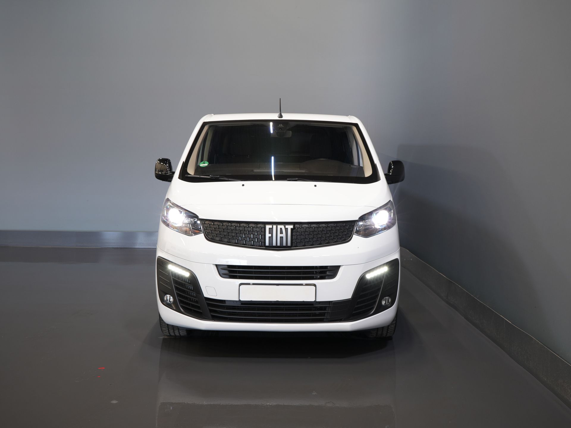 Fiat Scudo Bestelbus 2.0 MJ 180 pk Aut. DC Dubbel Cabine BPM VRIJ! Adapt.Cruise/ Xenon/ Climate/ Keyless/ Carplay/ NL Auto/ PDC