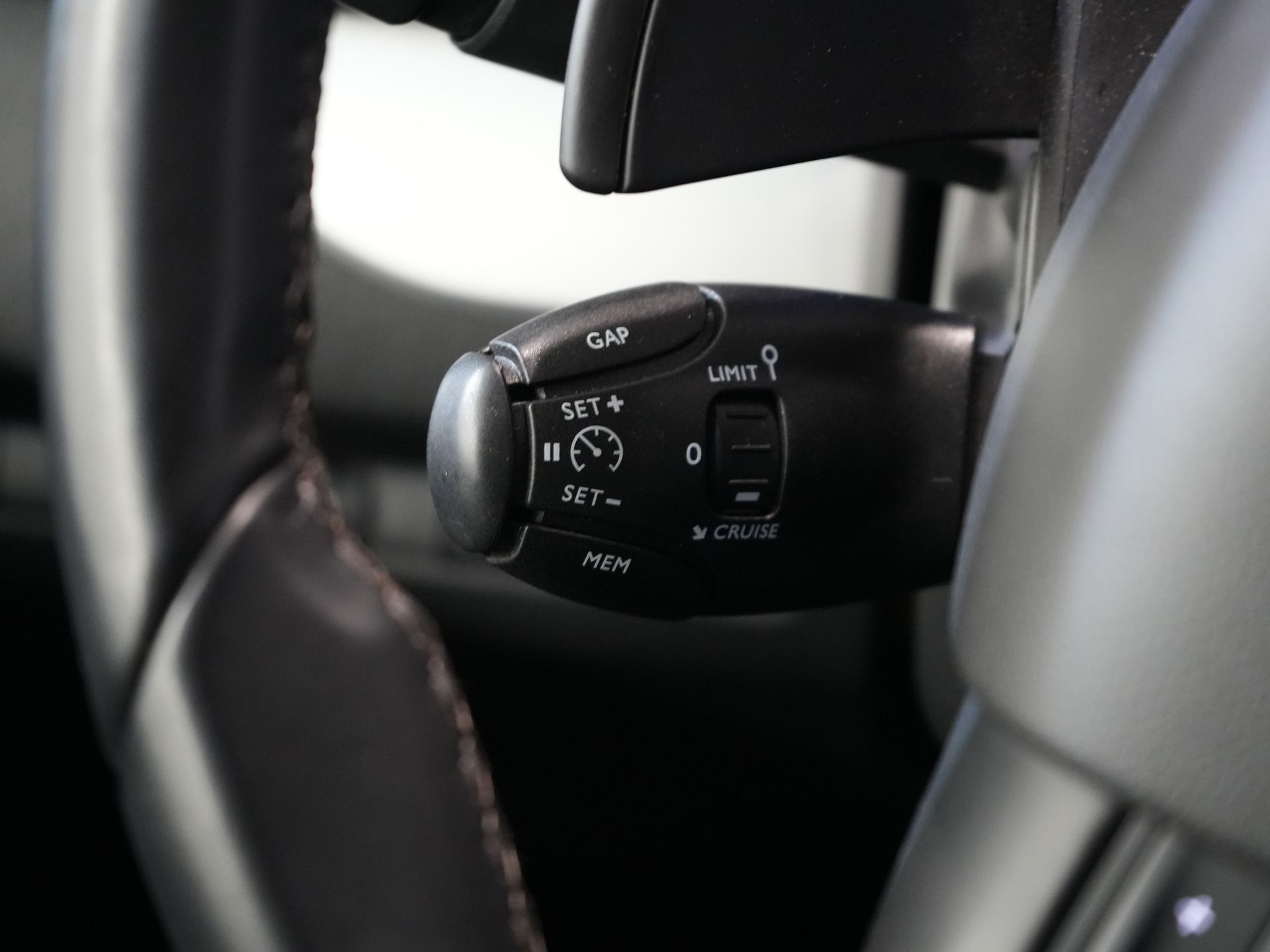 Fiat Scudo Bestelbus 2.0 MJ 180 pk Aut. DC Dubbel Cabine BPM VRIJ! Adapt.Cruise/ Xenon/ Climate/ Keyless/ Carplay/ NL Auto/ PDC