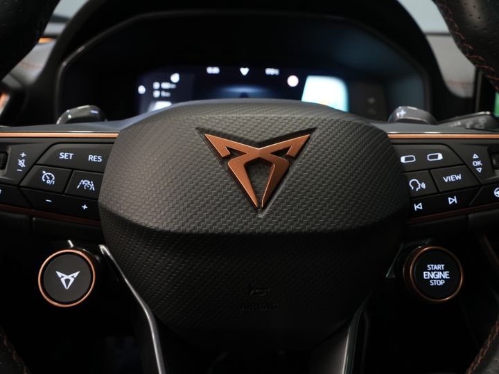 CUPRA Formentor SUV 1.4 e-Hybrid 245 ch VZ Performance Pano/ Elek.Valve/ Elek.Towbar/ Leather/ Alarm III/ Mem.Seat/ Adapt.Cruise/ Matrix/ Seatverw.