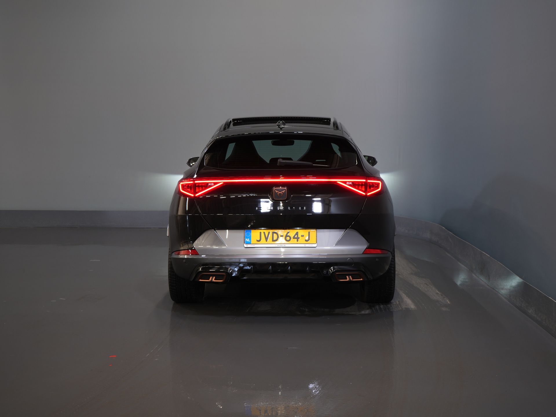 CUPRA Formentor SUV 1.4 e-Hybrid 245 ch VZ Performance Pano/ Elek.Valve/ Elek.Towbar/ Leather/ Alarm III/ Mem.Seat/ Adapt.Cruise/ Matrix/ Seatverw.