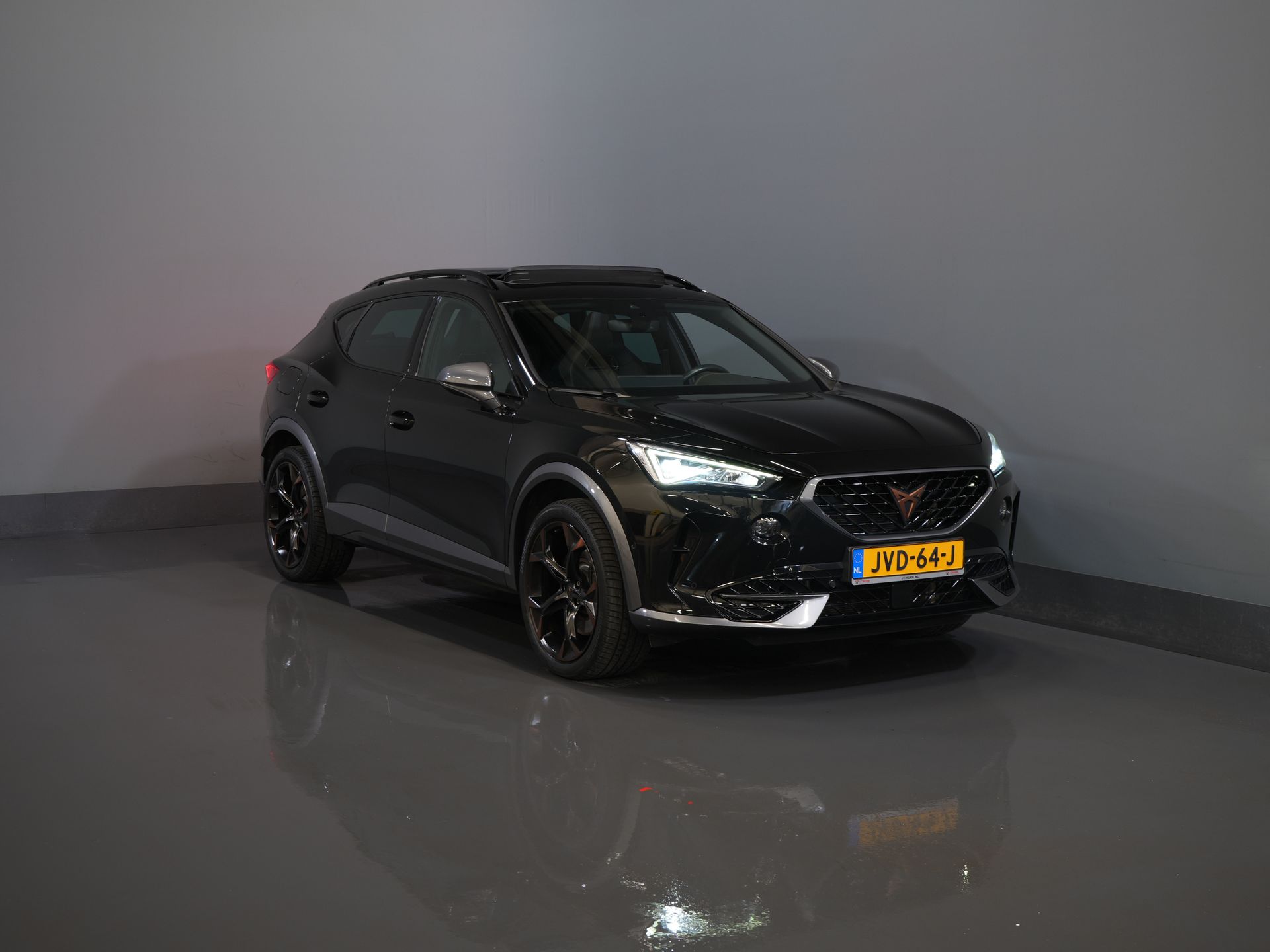 CUPRA Formentor SUV 1.4 e-Hybrid 245 ch VZ Performance Pano/ Elek.Valve/ Elek.Towbar/ Leather/ Alarm III/ Mem.Seat/ Adapt.Cruise/ Matrix/ Seatverw.