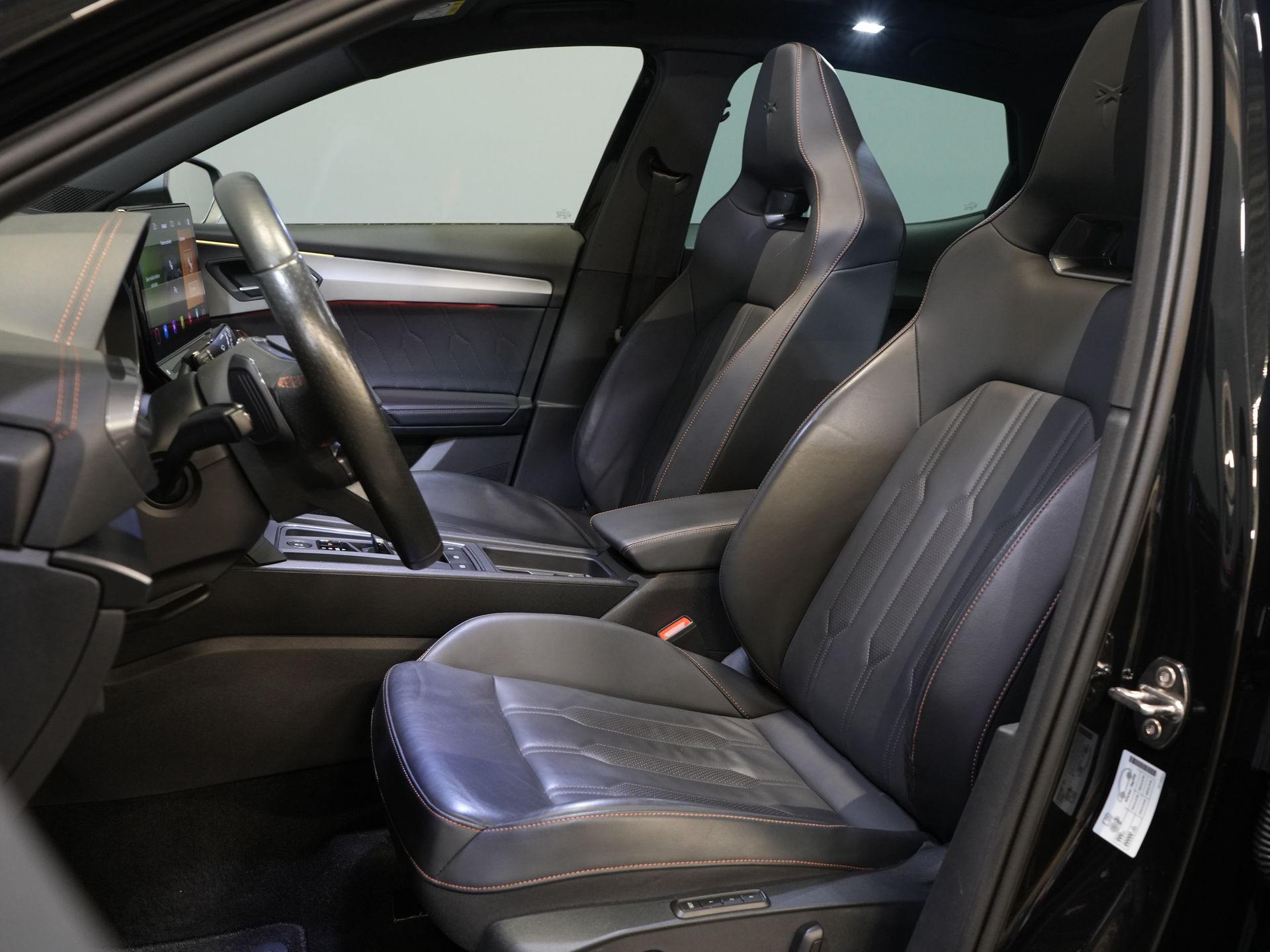 CUPRA Formentor SUV 1.4 e-Hybrid 245 ch VZ Performance Pano/ Elek.Valve/ Elek.Towbar/ Leather/ Alarm III/ Mem.Seat/ Adapt.Cruise/ Matrix/ Seatverw.