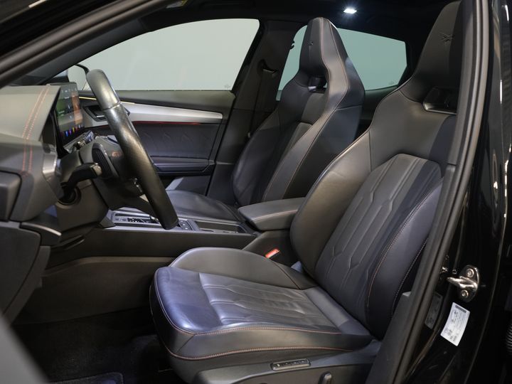 CUPRA Formentor SUV 1.4 e-Hybrid 245 ch VZ Performance Pano/ Elek.Valve/ Elek.Towbar/ Leather/ Alarm III/ Mem.Seat/ Adapt.Cruise/ Matrix/ Seatverw.