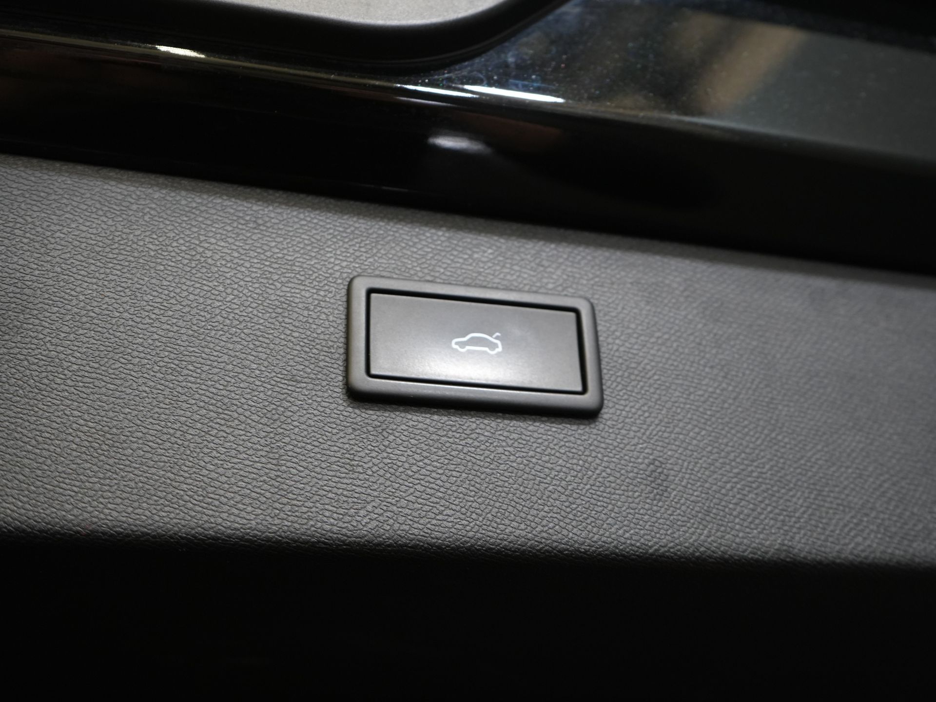 CUPRA Formentor SUV 1.4 e-Hybrid 245 ch VZ Performance Pano/ Elek.Valve/ Elek.Towbar/ Leather/ Alarm III/ Mem.Seat/ Adapt.Cruise/ Matrix/ Seatverw.