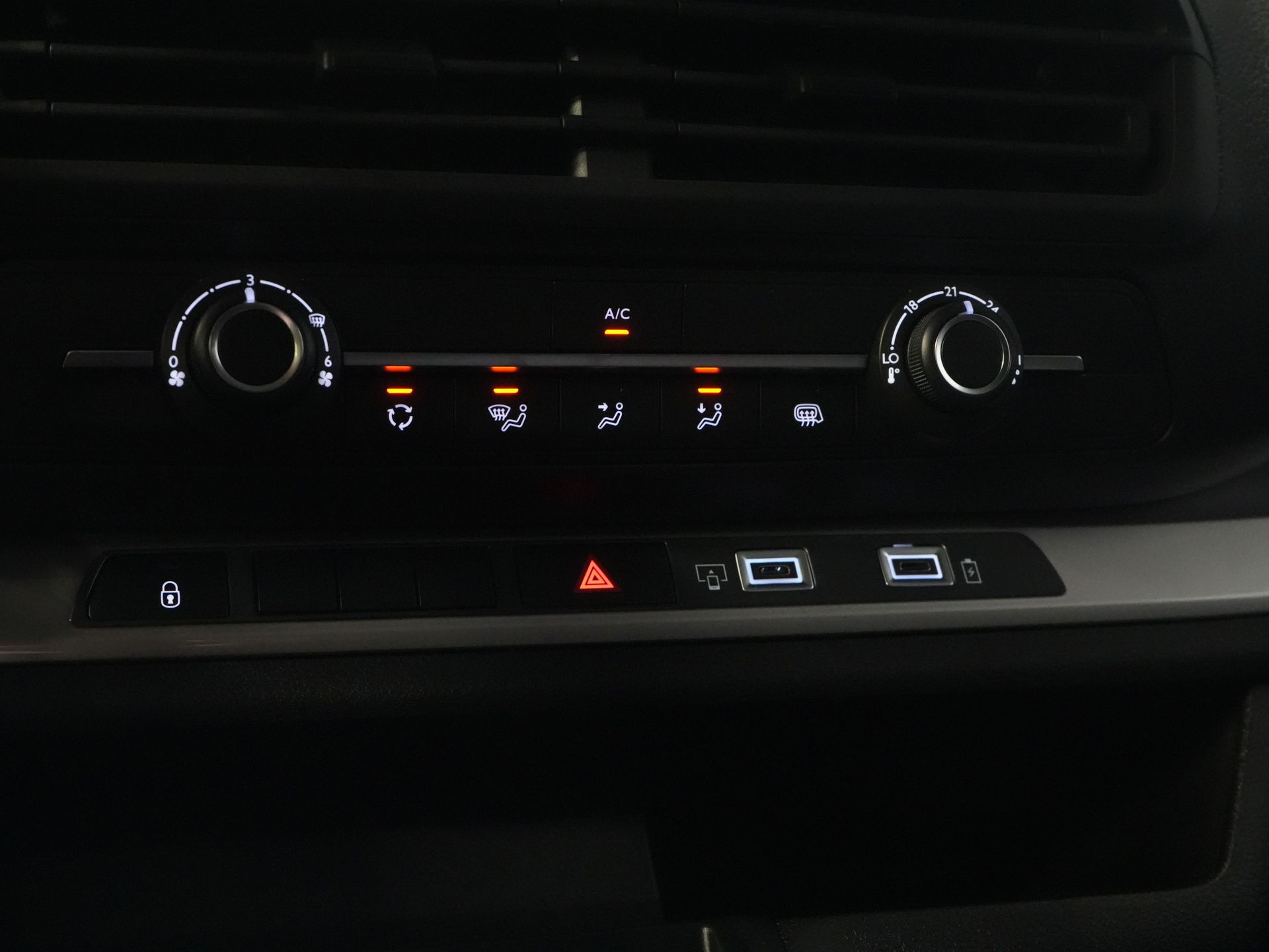 Citroën Jumpy Van 2.0 HDI 180 CP Aut DC Cabină dublă BPM GRATUIT! 2x Ușă glisantă/ Virtual Cockpit/ Navi/ Carplay/ Cameră/ PDC/ Cruise/ Bara de remorcare/ Aer