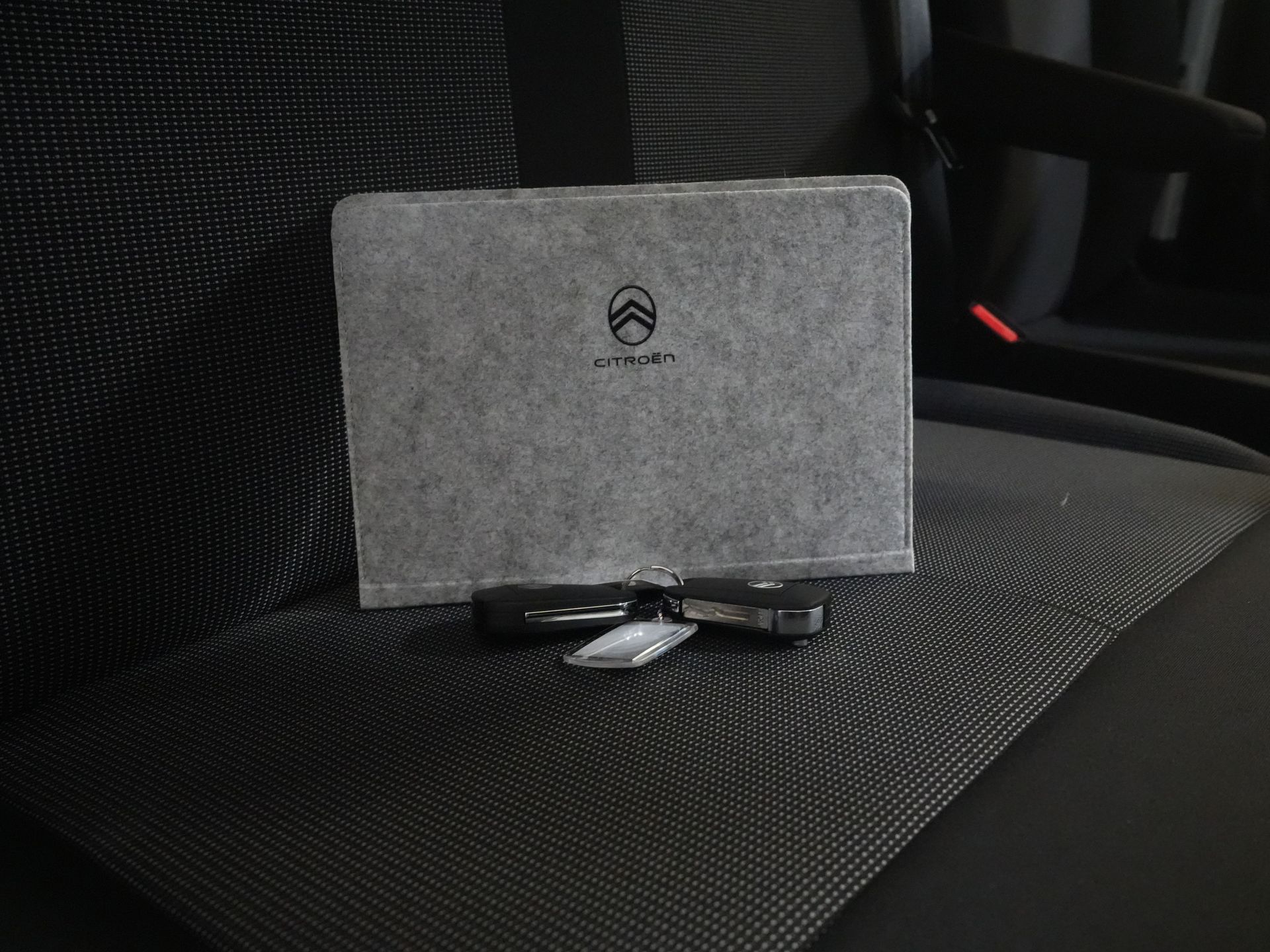 Citroën Jumpy Van 2.0 HDI 180 CP Aut DC Cabină dublă BPM GRATUIT! 2x Ușă glisantă/ Virtual Cockpit/ Navi/ Carplay/ Cameră/ PDC/ Cruise/ Bara de remorcare/ Aer