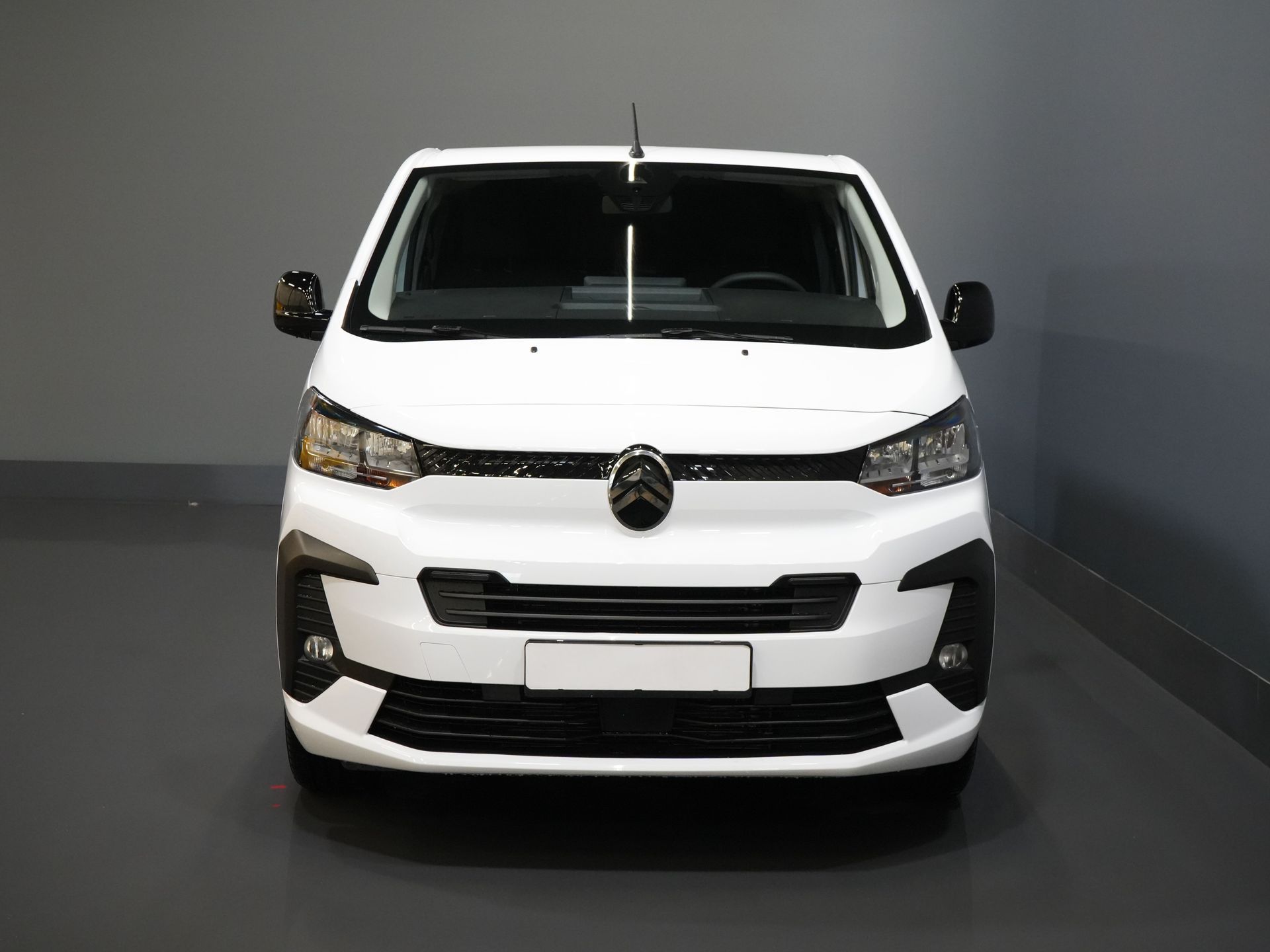Citroën Jumpy Van 2.0 HDI 180 CP Aut DC Cabină dublă BPM GRATUIT! 2x Ușă glisantă/ Virtual Cockpit/ Navi/ Carplay/ Cameră/ PDC/ Cruise/ Bara de remorcare/ Aer