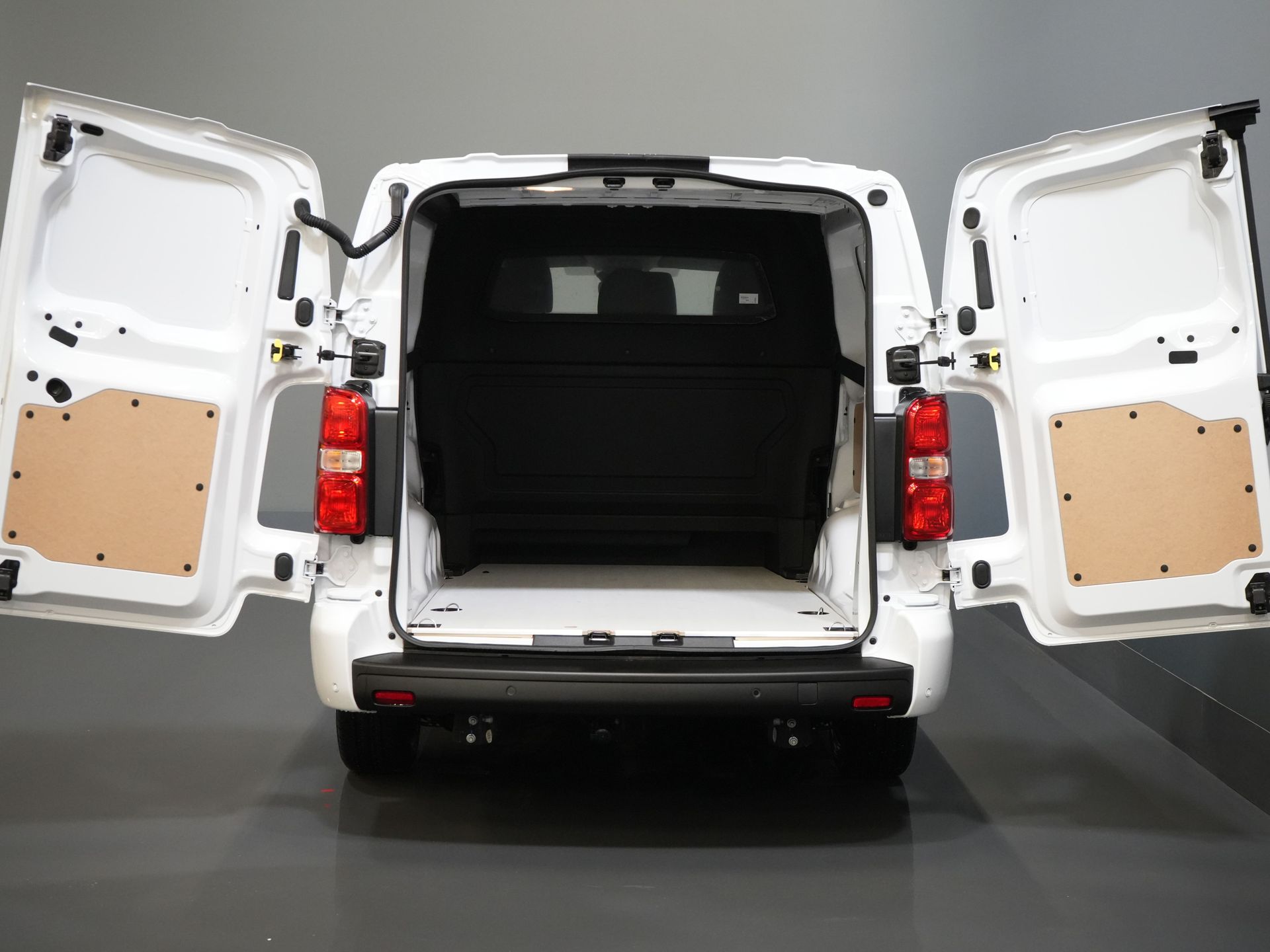 Citroën Jumpy Van 2.0 HDI 180 CP Aut DC Cabină dublă BPM GRATUIT! 2x Ușă glisantă/ Virtual Cockpit/ Navi/ Carplay/ Cameră/ PDC/ Cruise/ Bara de remorcare/ Aer