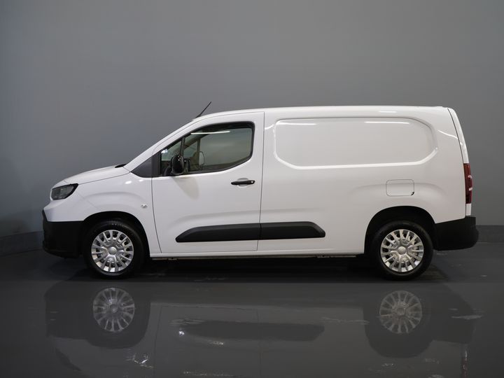 Ford E-Transit Custom Van Trend 65 kWh 330 km WLTP Garanție până în 2029/ LED/ Încălzire stand/ Încărcător rapid/ 2.3t Echipament remorcare/ Volan/ Încălzire scaune/ Carplay/ Cameră