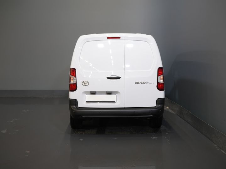 Ford E-Transit Custom Van Trend 65 kWh 330 km WLTP Garanție până în 2029/ LED/ Încălzire stand/ Încărcător rapid/ 2.3t Echipament remorcare/ Volan/ Încălzire scaune/ Carplay/ Cameră