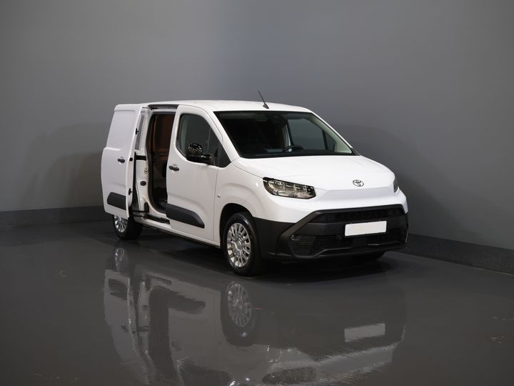 Ford E-Transit Custom Van Trend 65 kWh 330 km WLTP Garanție până în 2029/ LED/ Încălzire stand/ Încărcător rapid/ 2.3t Echipament remorcare/ Volan/ Încălzire scaune/ Carplay/ Cameră