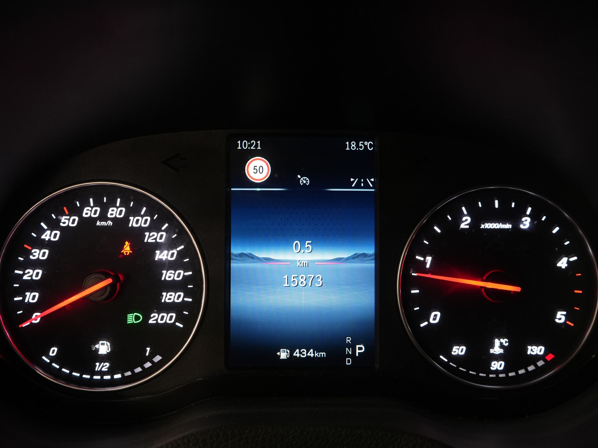 Mercedes-Benz Sprinter Van 317 CDI Aut. L2H2 BPM FREE! 3.5t Anhängelast/ Montierter Sitz/ 270 Gr. Türen/ Sitzheizung/Navi/ Kamera/ Cruise/ Airco/ DAB