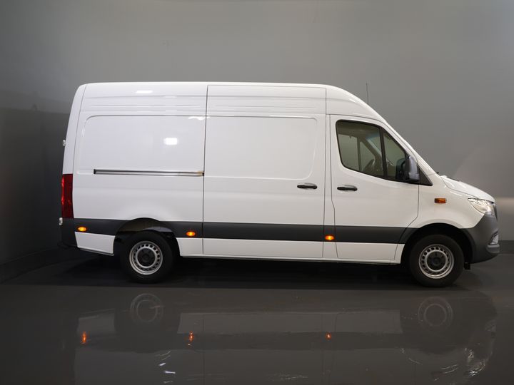 Mercedes-Benz Sprinter Van 317 CDI Aut. L2H2 BPM FREE! 3.5t Anhängelast/ Montierter Sitz/ 270 Gr. Türen/ Sitzheizung/Navi/ Kamera/ Cruise/ Airco/ DAB
