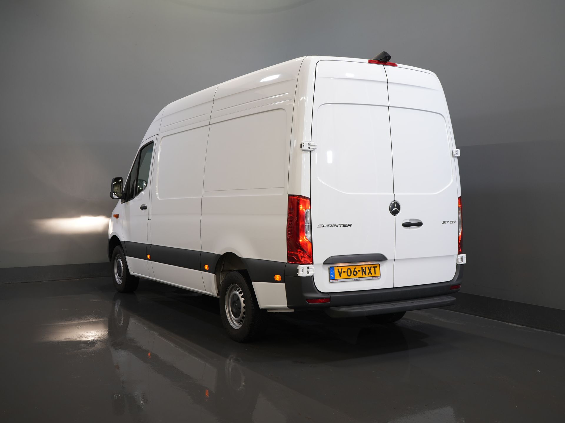 Mercedes-Benz Sprinter Van 317 CDI Aut. L2H2 BPM FREE! 3.5t Anhängelast/ Montierter Sitz/ 270 Gr. Türen/ Sitzheizung/Navi/ Kamera/ Cruise/ Airco/ DAB