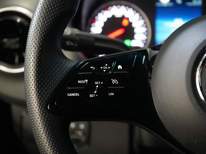 Mercedes-Benz Sprinter Van 317 CDI Aut. L2H2 BPM FREE! 3.5t Anhängelast/ Montierter Sitz/ 270 Gr. Türen/ Sitzheizung/Navi/ Kamera/ Cruise/ Airco/ DAB