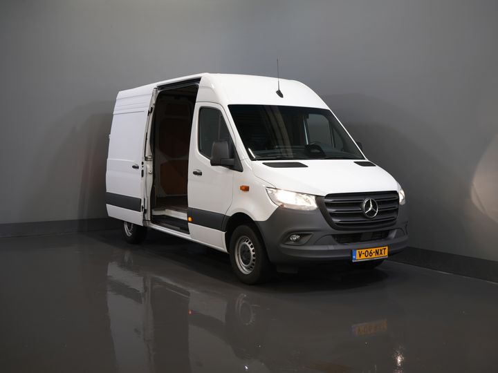 Mercedes-Benz Sprinter Van 317 CDI Aut. L2H2 BPM FREE! 3.5t Anhängelast/ Montierter Sitz/ 270 Gr. Türen/ Sitzheizung/Navi/ Kamera/ Cruise/ Airco/ DAB