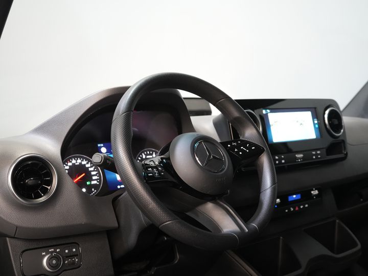 Mercedes-Benz Sprinter Van 317 CDI Aut. L2H2 BPM FREE! 3.5t Anhängelast/ Montierter Sitz/ 270 Gr. Türen/ Sitzheizung/Navi/ Kamera/ Cruise/ Airco/ DAB