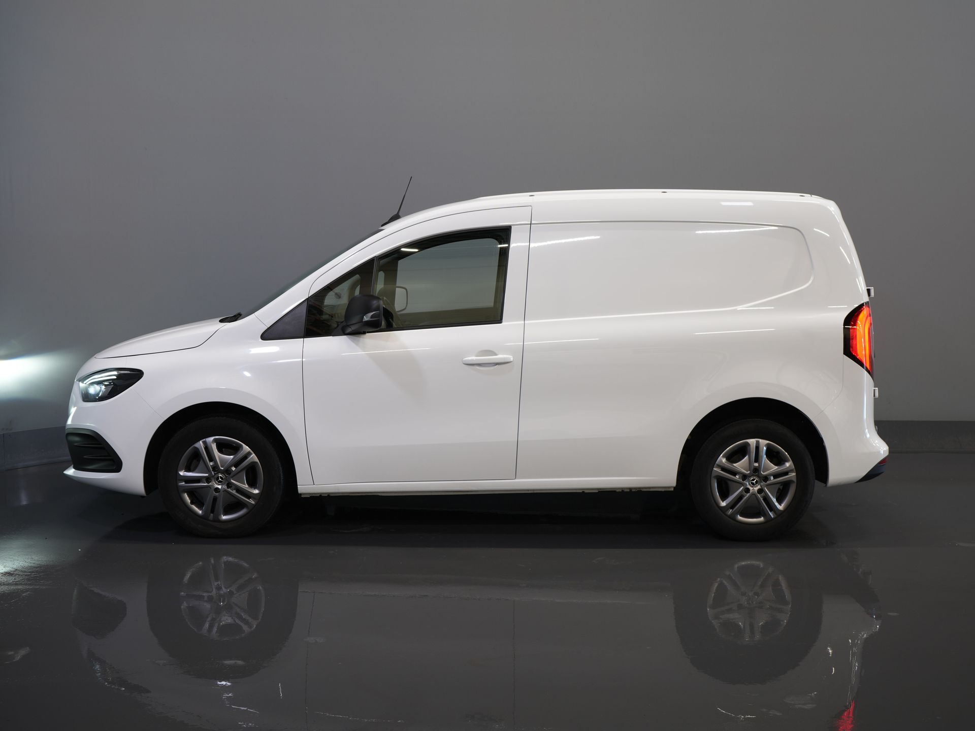 Mercedes-Benz Citan Van 110 CDI Aut. BPM БЕЗКОШТОВНО! LED/ Carplay/ Підігрів сидінь/ Камера/ Круїз/ DAB/ Фаркоп