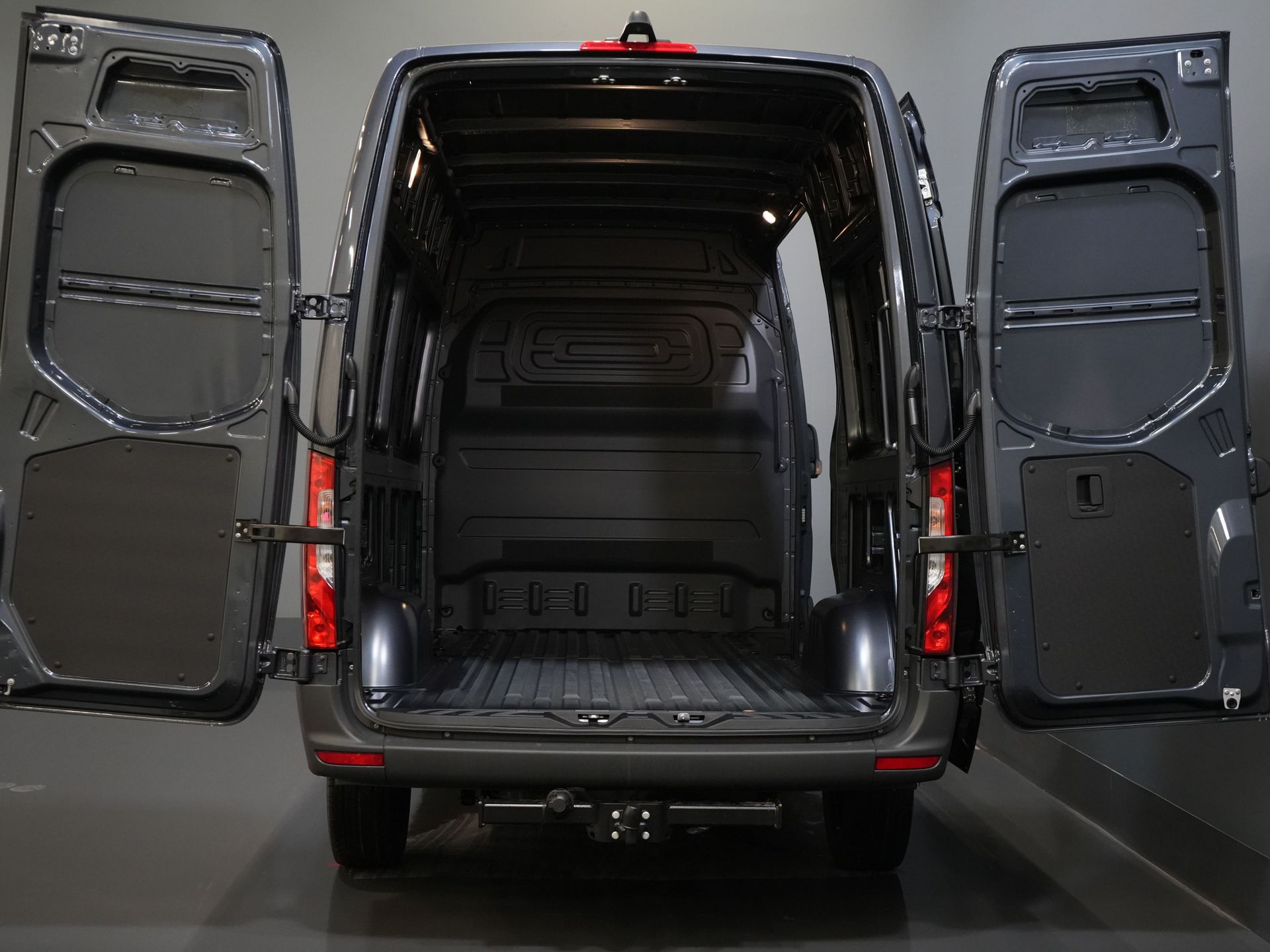 Mercedes-Benz Sprinter Van 319 CDI Aut. L2H2 BPM-FREE LED/ 3,5t Anhängevorrichtung/ Elektrischer Sitz/ Kamera/ Tempomat