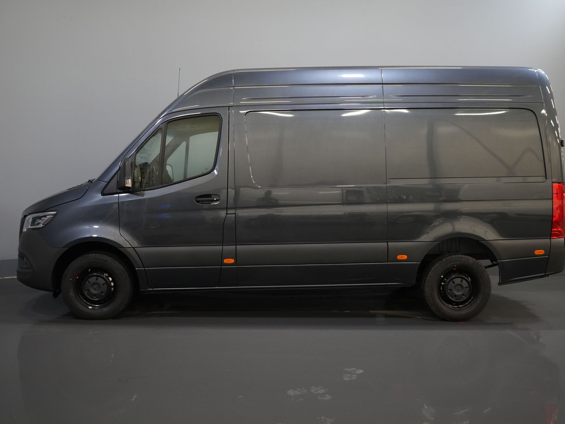 Mercedes-Benz Sprinter Van 319 CDI Aut. L2H2 BPM-FREE LED/ 3,5t Anhängevorrichtung/ Elektrischer Sitz/ Kamera/ Tempomat