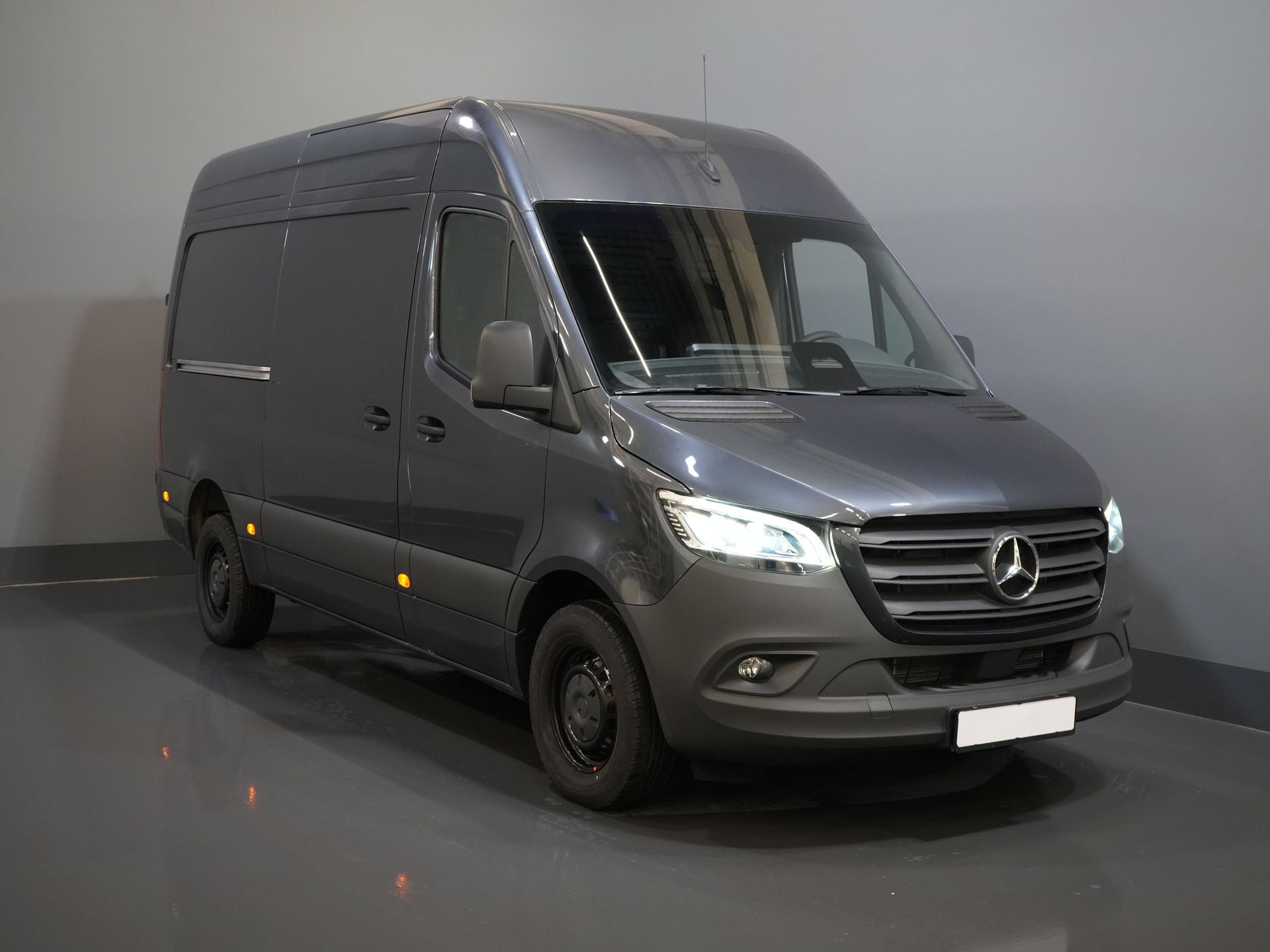 Mercedes-Benz Sprinter Van 319 CDI Aut. L2H2 BPM-FREE LED/ 3,5t Anhängevorrichtung/ Elektrischer Sitz/ Kamera/ Tempomat
